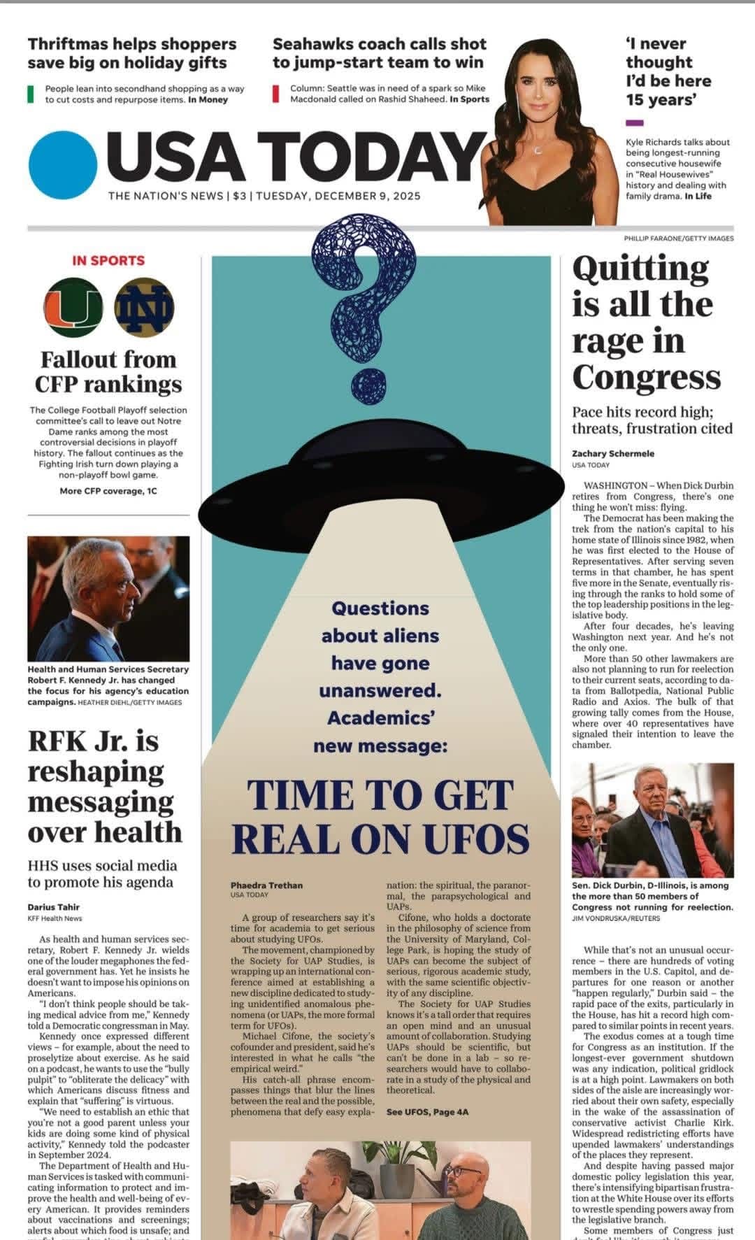 Dokumentaren "Age of Disclosure" har fået ufoerne helt frem på avisernes forsider - her USA Today fra tirsdag d. 9. december i år.